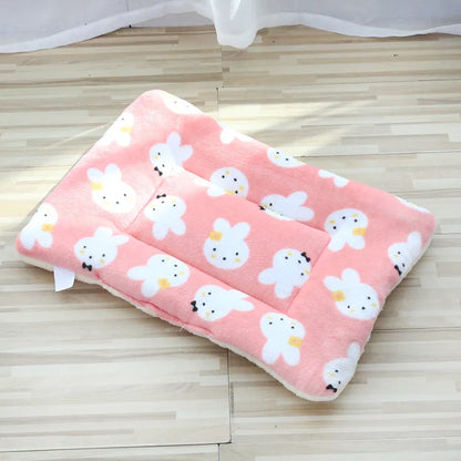Thickened Comfortable Warm Small Cat Sleeping Cushion Skin-friendly Cute Winter Medium Dog Sofa Mat for Puppy Bed Accessories