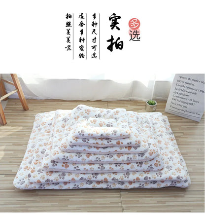 Thickened Comfortable Warm Small Cat Sleeping Cushion Skin-friendly Cute Winter Medium Dog Sofa Mat for Puppy Bed Accessories