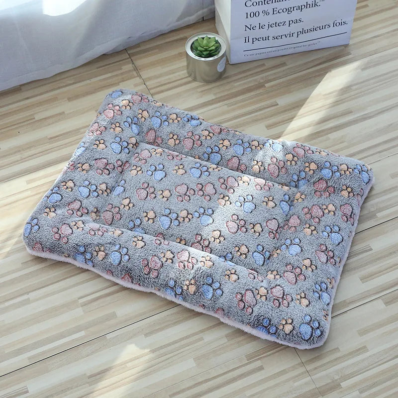 Thickened Comfortable Warm Small Cat Sleeping Cushion Skin-friendly Cute Winter Medium Dog Sofa Mat for Puppy Bed Accessories