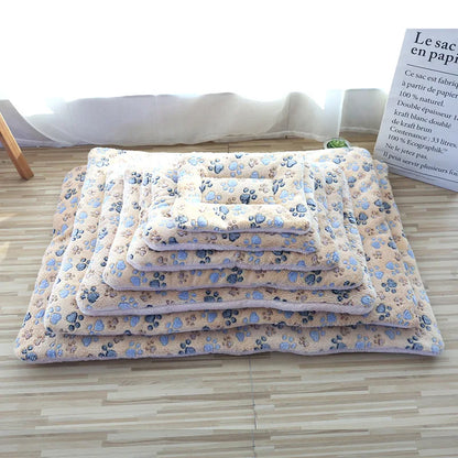 Thickened Comfortable Warm Small Cat Sleeping Cushion Skin-friendly Cute Winter Medium Dog Sofa Mat for Puppy Bed Accessories
