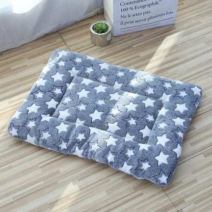 Thickened Comfortable Warm Small Cat Sleeping Cushion Skin-friendly Cute Winter Medium Dog Sofa Mat for Puppy Bed Accessories