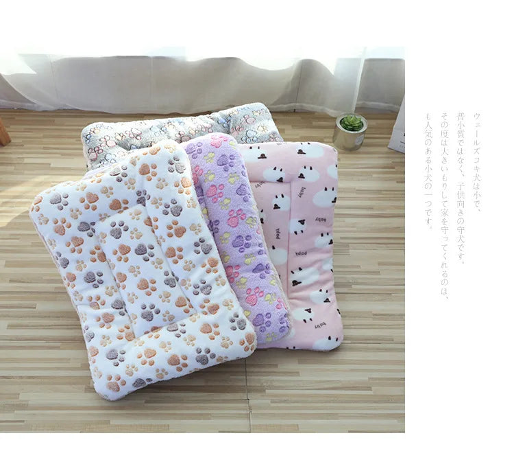 Thickened Comfortable Warm Small Cat Sleeping Cushion Skin-friendly Cute Winter Medium Dog Sofa Mat for Puppy Bed Accessories