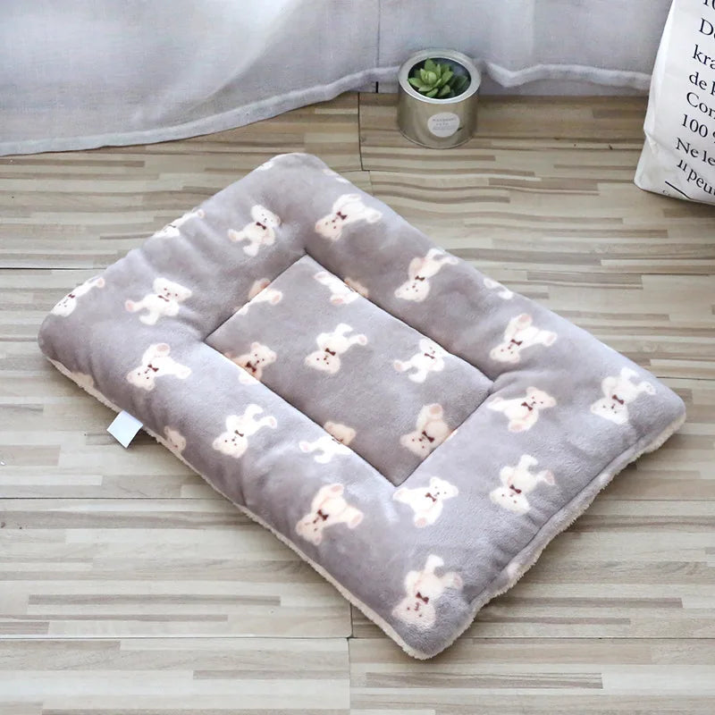 Thickened Comfortable Warm Small Cat Sleeping Cushion Skin-friendly Cute Winter Medium Dog Sofa Mat for Puppy Bed Accessories