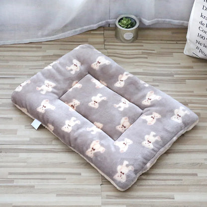 Thickened Comfortable Warm Small Cat Sleeping Cushion Skin-friendly Cute Winter Medium Dog Sofa Mat for Puppy Bed Accessories